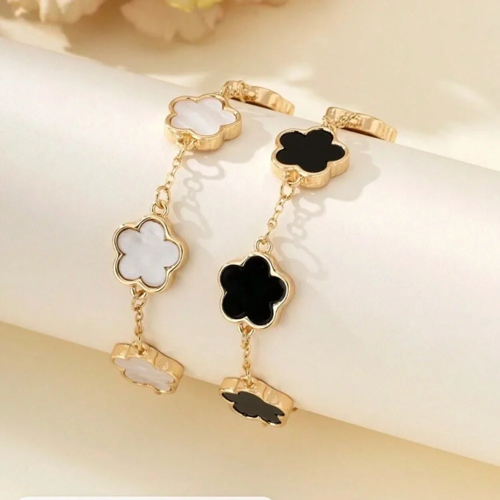 New two piece bracelet set - Picture 2 of 4